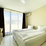 Stamopolu Lux With Pool View מלון דירות פרימורסקו