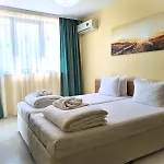 Stamopolu Lux With Pool View פרימורסקו