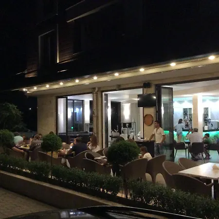 Stamopolu Lux With Pool View מלון דירות 4*